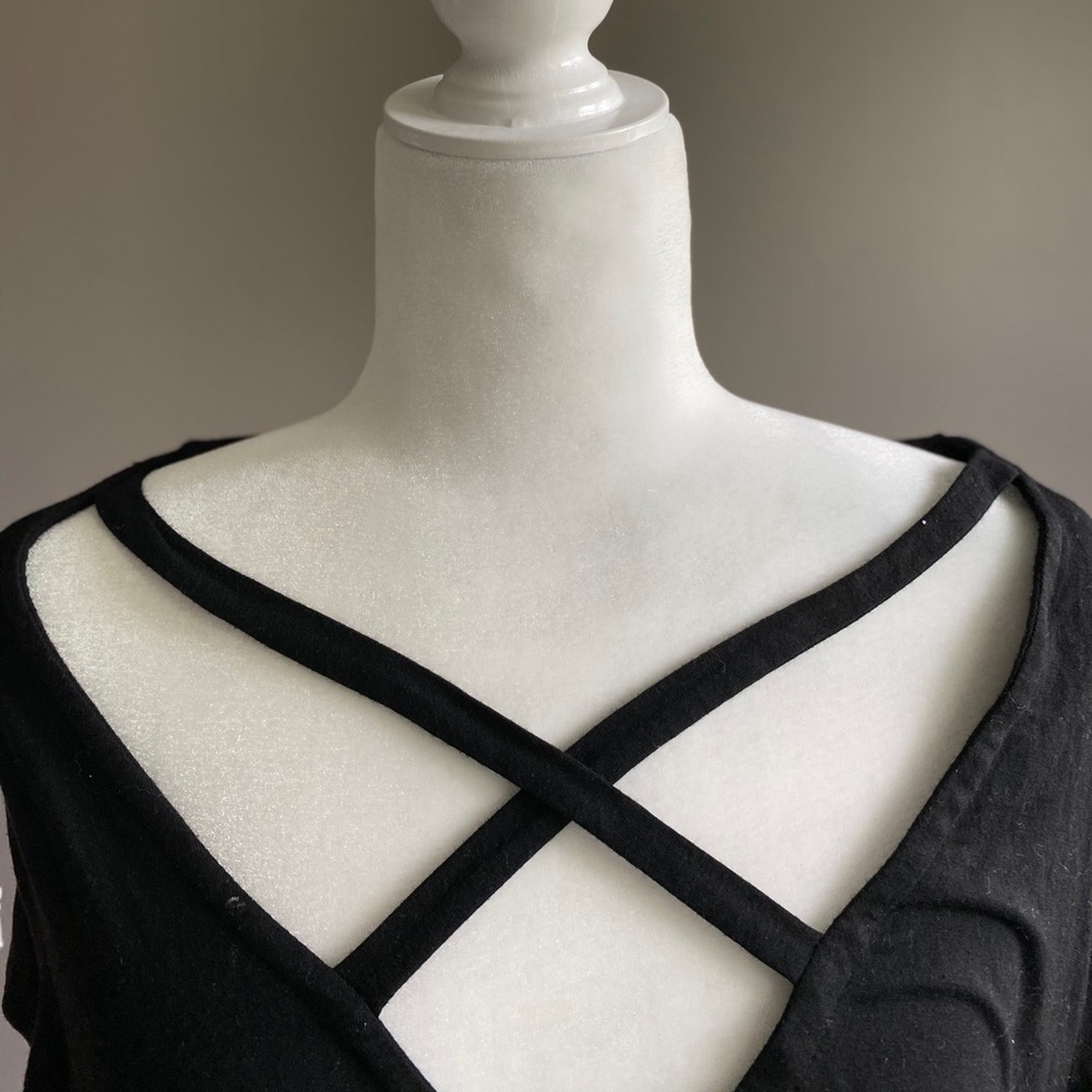 Cross Front Top - Picture 4 of 9